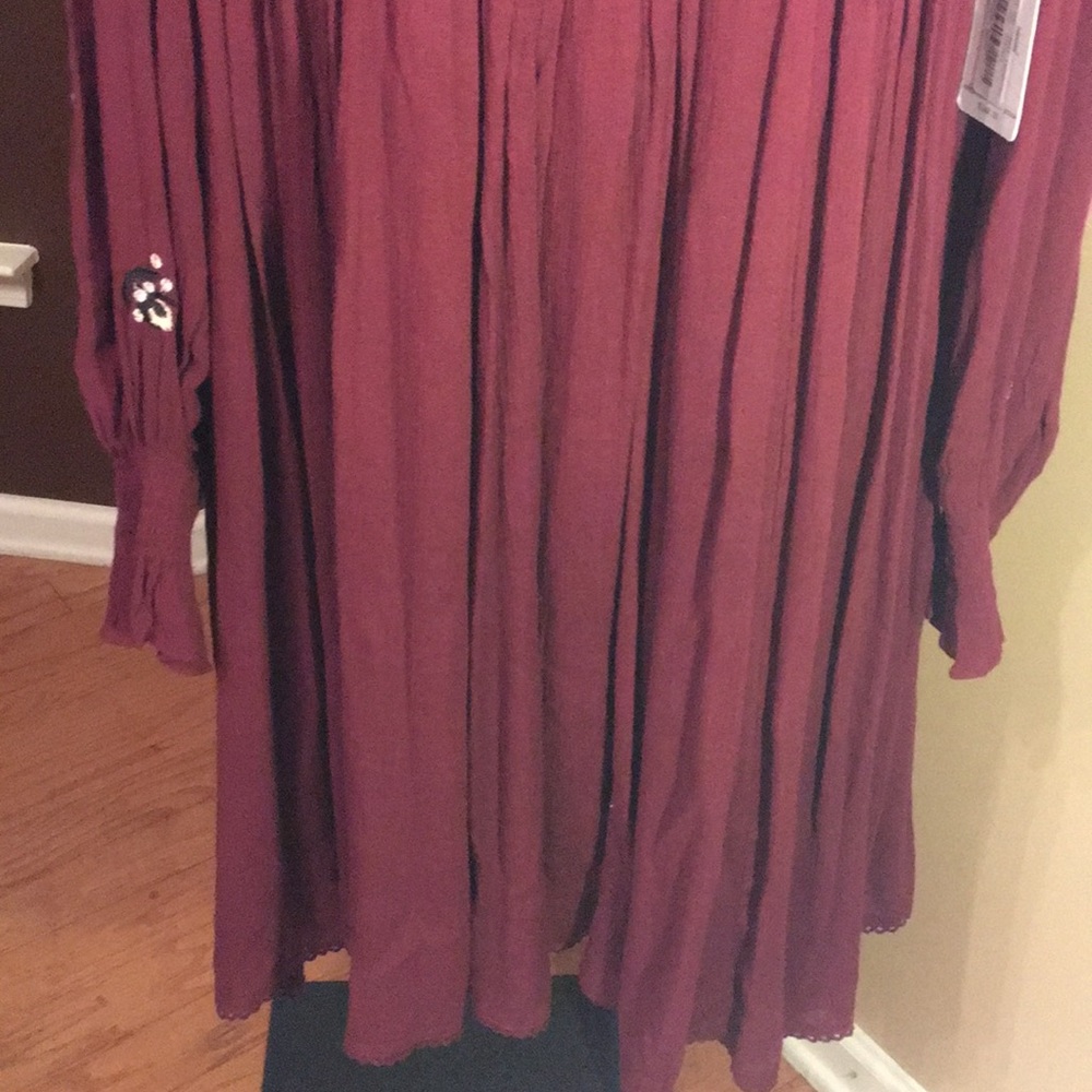 NWT WOMEN’S FREE PEOPLE WINE EMBROIDERED MINIDRESS - Picture 3 of 8